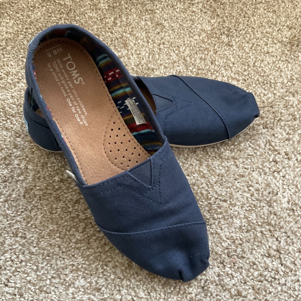 Navy Toms Slip-On Shoes